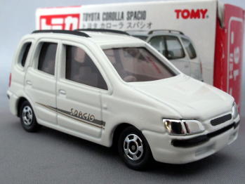 絶版トミカ赤箱(中国製・外国製)16-3 トヨタ カローラ スパシオ